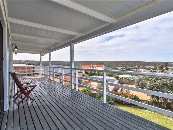 4 Bedroom Property for Sale in Stilbaai Wes Western Cape